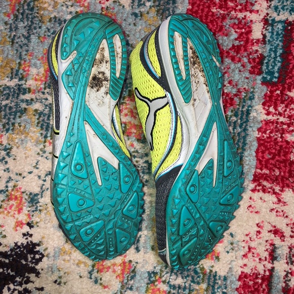 🧜🏼‍♀️3 for $15 item!🧜🏼‍♀️ puma womens sneakers - Picture 4 of 4